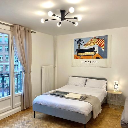 Paris: Agreable Chambre D'Un Grand Artiste Leilighet Eksteriør bilde